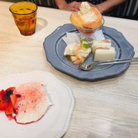 Tiramisu and peach dessert plate at Futaba Fruits Parlor in Kawasaki