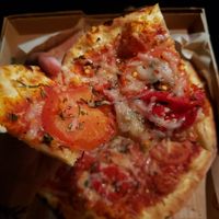 Tomato, jalapeno, basil, spinach, non-dairy cheese, red sauce, chili flakes (topped), sriracha(topped), oregano(topped) at Mod Pizza in Downey