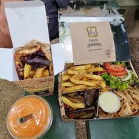 Vegan box, vegan pitta and fresh juice at The Olive Street Food  in Bruges