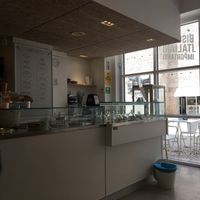 The counter  at Gelato Davvero in Belem