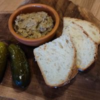 Chleb ze smalcem i ogórkiem kiszonym at Las Weges in Krakow