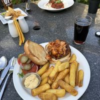 Bean burger with vegan pulled pork. Chilli sin carne with nachos and dip  at The Globe Inn in Lostwithiel