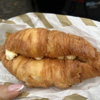 Croissant caramel pop corn VSF 2025  at Succulente Patisserie Végétale in Brussels