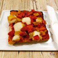 Vegan pizza with rice mozzarella at Contrà del Sole in Bassano Del Grappa