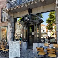 front terrace at Ellis Gourmet Burger in Bruges