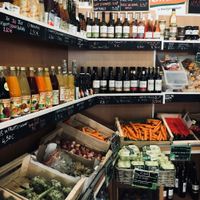 Organic juices, wines, beers at Indé Bio in Paris