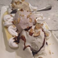 Banana split at Imagine Cafe in Mumbai