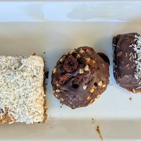 Carrot Cake, free sample, Choco Coconut at NektaR in Crete