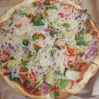 Mod Sized Pizza w/ dairy free cheese and veggies at Mod Pizza in California