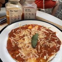 🍕   at Wild & The Moon - Amelot in Paris