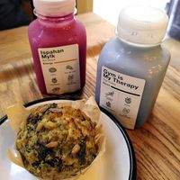 Drinks + Green Muffin at Wild & The Moon - Amelot in Paris