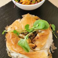 Griechiches Spanakopita mit Salat at Sabores de Sandra in Mallorca