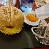 Beyond meat burger and chips at Sabores de Sandra in Mallorca