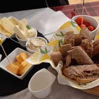 Cheese plate (I recommend it for 3-4 people) at Sabores de Sandra in Mallorca
