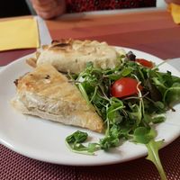Samosa and empanada at Sabores de Sandra in Mallorca