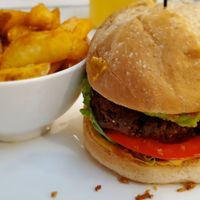 Homemade veggie burger at Sabores de Sandra in Mallorca