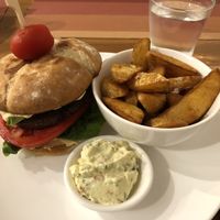 Home made burger💥 at Sabores de Sandra in Mallorca