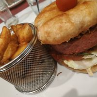 Hamburguesa beyond at Sabores de Sandra in Mallorca