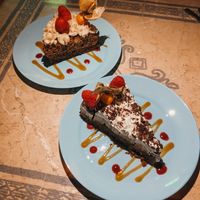 Banoffee pie and carrot cake with cashew cream at Sabores de Sandra in Mallorca