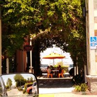 The outside seating at a different angle at Blaze Pizza in Tracy