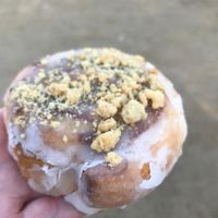 Cinnamon rolls at Hanai Vegana in Barcelona