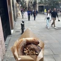 Cinnamon roll  at Hanai Vegana in Barcelona