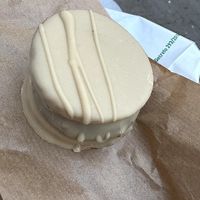 Alfajor dulche de leche covered in white chocolate at Hanai Vegana in Barcelona