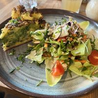 Vegane Quiche mit Salat (14,90€)  at Milchkaffee in Berlin