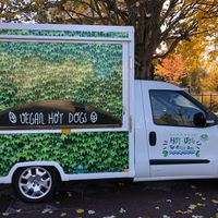 It was closed but online it said it was open at Hot Vog Food Truck in Paris