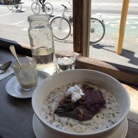 Porridge at Slowpoke Espresso in Fitzroy