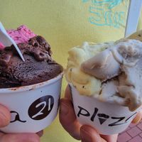 Chocolate and forest berries and hazlenut and passionfruit. #Veganuary at Pliza 21 in Gran Canaria