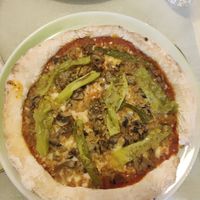 Cheer up pizza - Mushrooms and peppers at La Pepiniere in Florence