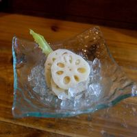 Iced lotus root at HéHé LèWū 和合樂屋 in Kaohsiung