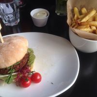 Burger "Beet the Roots" at Ellis Gourmet Burger in Ghent