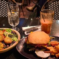 Vegan salad and vegan burger at Cafe Vi2 in Aalborg