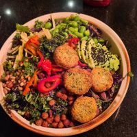 Vegan salad with added falafel at Cafe Vi2 in Aalborg