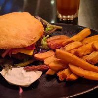 Vegan burger wirh fries at Cafe Vi2 in Aalborg