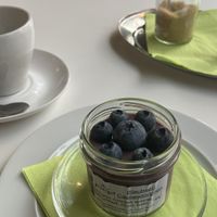 Blaubeer cashewtörtchen im Glas   at pressgut in Bremen