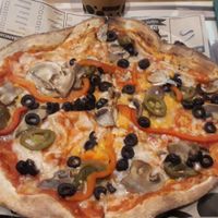 Pizza at Yolo Pizza in Valencia