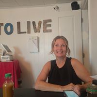 Momma 🤗 at Vegelicious in Nashville