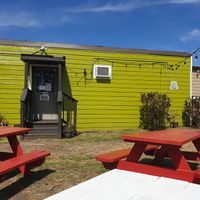 Outdoor seating at Vegelicious in Nashville