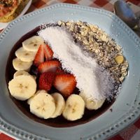 Açai bowl at Alabama Cafe in San Sebastian