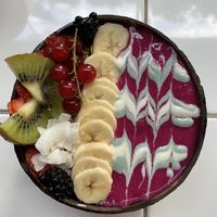 Berry bowl  at Rainbowls in Amsterdam