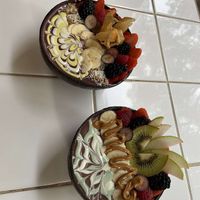 Red bowl and Purple bowl at Rainbowls in Amsterdam