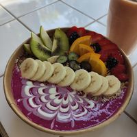 Pink rainbowl at Rainbowls in Amsterdam