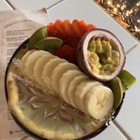 Yellow bowl  at Rainbowls in Amsterdam