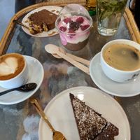 Coffees and cake at Rainbowls in Amsterdam