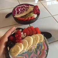 Pink bowl and rainbow bowl at Rainbowls in Amsterdam