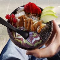 acai bowl with some chia seeds added at Rainbowls in Amsterdam