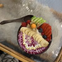 Pink bowl  at Rainbowls in Amsterdam